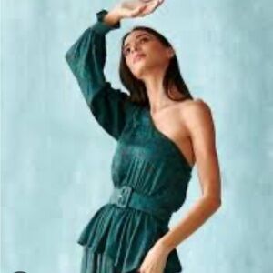 Omika | Green Patterned Ruffled One-Shoulder Blouse